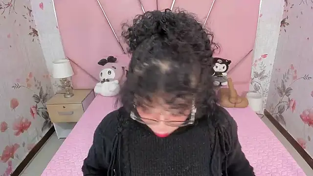 Snapshot of SafiroAgataaa chatting on 12/04/25, 02:21 SafiroAgataaa online show from 12/04/25, 02:21