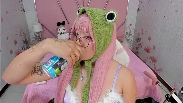 Snapshot of SafiroAgataaa chatting on 12/04/25, 11:13 SafiroAgataaa online show from 12/04/25, 11:13