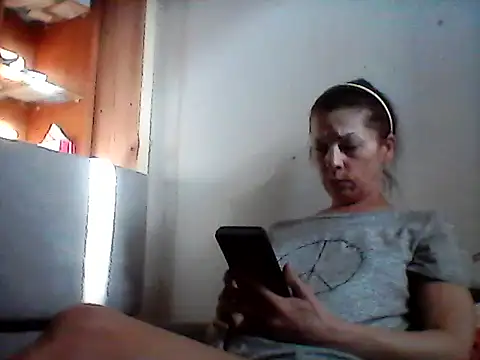 Snapshot of Milana38 chatting on 06/18/26, 03:49 Milana38 online show from 06/18/26, 03:49