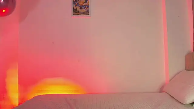Snapshot of BrunnetAri_ chatting on 08/01/26, 10:30 BrunnetAri online show from 08/01/26, 10:30