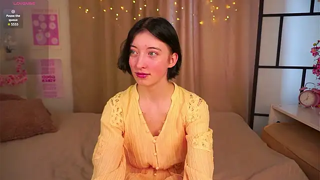 JuanaFriesz online show from 03/08/26, 09:13