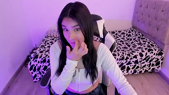 Snapshot of megaan_cb chatting on 11/04/25, 01:10 megaan cb online show from 11/04/25, 01:10