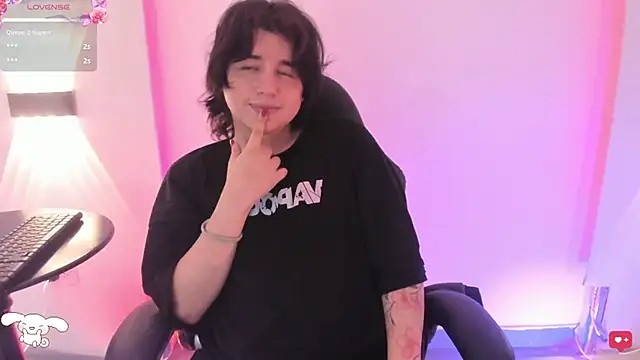 Snapshot of damienbeltmonth chatting on 10/08/25, 07:17 damienbeltmonth online show from 10/08/25, 07:17