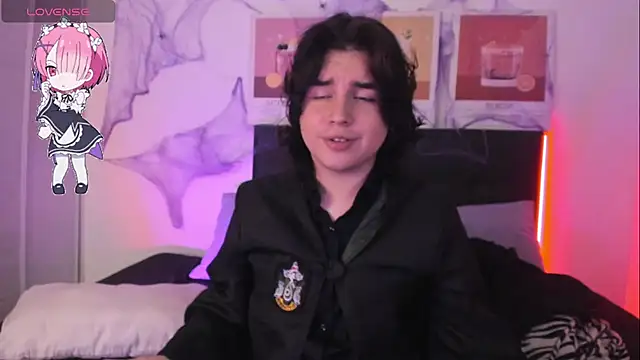 Snapshot of damienbeltmonth chatting on 10/16/25, 04:46 damienbeltmonth online show from 10/16/25, 04:46