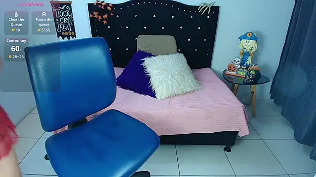 SammySmall F w online show from 10/23/25, 11:14