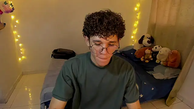 Tom Blues online show from 12/18/25, 04:24