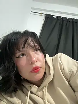 Snapshot of aliciia_23 chatting on 10/07/25, 04:31 aliciia 23 online show from 10/07/25, 04:31