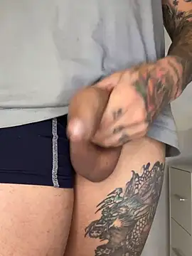 Snapshot of thekingcrazy chatting on 10/23/25, 08:18 thekingcrazy online show from 10/23/25, 08:18