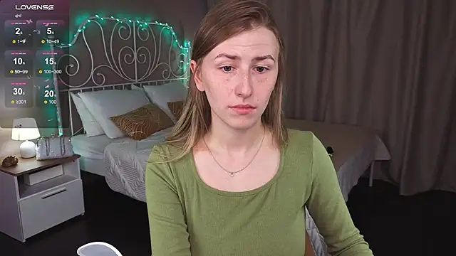 VesperaCeleste online show from 10/13/25, 05:40