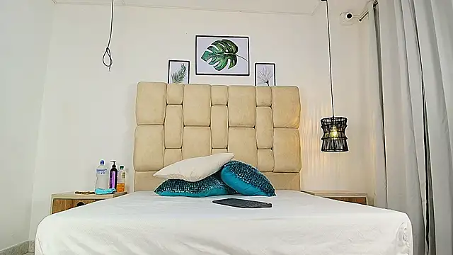 elizawiliamst online show from 10/10/25, 11:53