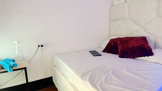 elizawiliamst online show from 04/22/26, 05:47