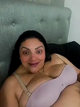 tiffany Johnson1 online show from 12/04/25, 01:26