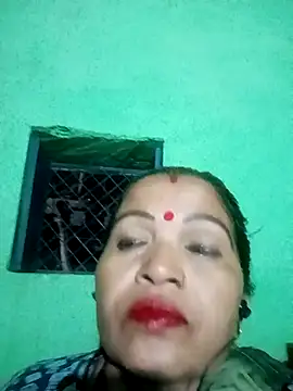 Snapshot of Manavi_x chatting on 10/20/25, 04:29 Manavi x online show from 10/20/25, 04:29