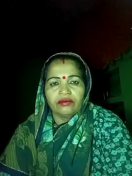 Snapshot of Manavi_x chatting on 11/18/25, 10:36 Manavi x online show from 11/18/25, 10:36