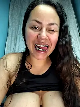 camila-titis online show from 12/17/25, 03:34