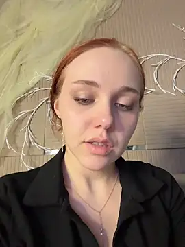 Snapshot of PollyVinice chatting on 04/29/26, 05:17 PollyVinice online show from 04/29/26, 05:17