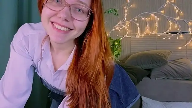 Snapshot of PollyVinice chatting on 05/15/26, 04:36 PollyVinice online show from 05/15/26, 04:36