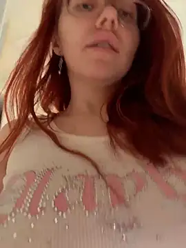 Snapshot of PollyVinice chatting on 05/22/26, 01:28 PollyVinice online show from 05/22/26, 01:28
