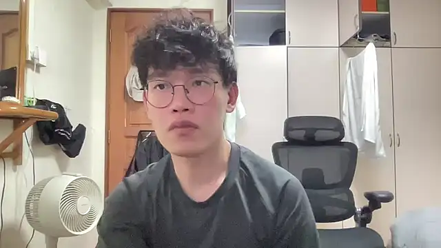 Passionatetwink2 online show from 10/16/25, 08:37