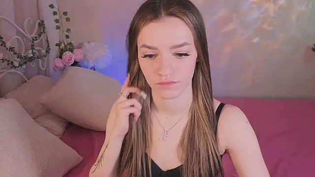 E l i z e  online show from 04/18/26, 05:11