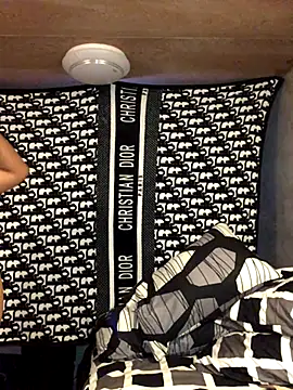 Snapshot of ahnela69xxx chatting on 11/05/25, 12:16 ahnela69xxx online show from 11/05/25, 12:16