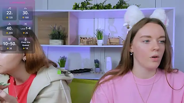 mila glow1 online show from 10/10/25, 08:46