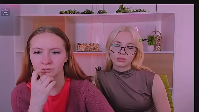 mila glow1 online show from 10/16/25, 09:10