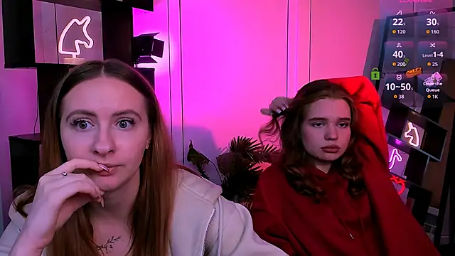 mila glow1 online show from 11/08/25, 07:23