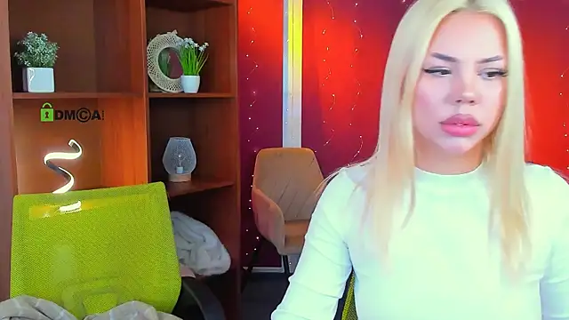 mila glow1 online show from 03/16/26, 12:42