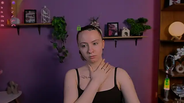 mila glow1 online show from 04/07/26, 11:43