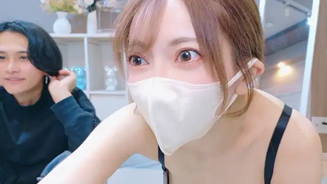 RIRI-style online show from 11/22/25, 08:46