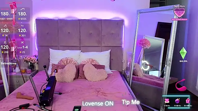 Nicole Bond online show from 10/12/25, 05:17