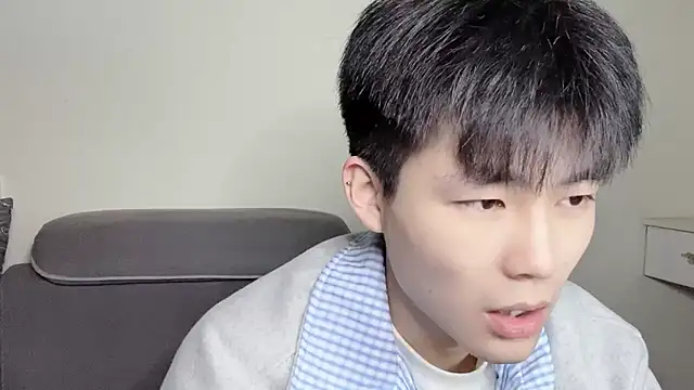 xiaoyang5200 online show from 11/21/25, 02:27