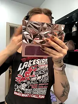 LunaMillie online show from 11/02/25, 01:35