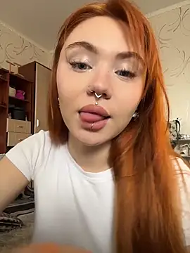 Snapshot of LunaMillie chatting on 04/24/26, 10:39 LunaMillie online show from 04/24/26, 10:39