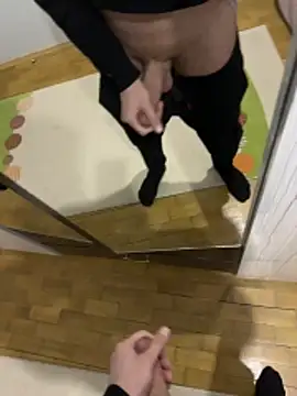 doyumsuz3131 online show from 04/23/26, 05:59