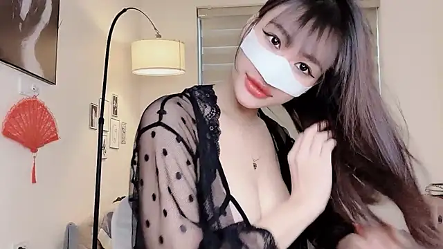 MaiLiiil online show from 09/29/25, 04:50