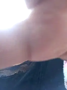 Snapshot of lauramartins7 chatting on 12/05/25, 05:20 lauramartins7 online show from 12/05/25, 05:20