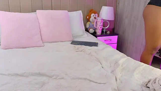 Snapshot of bunny_nicolle chatting on 08/08/26, 08:22 bunny nicolle online show from 08/08/26, 08:22