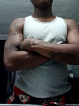 Snapshot of Dropdingo chatting on 10/13/25, 05:18 Dropdingo online show from 10/13/25, 05:18