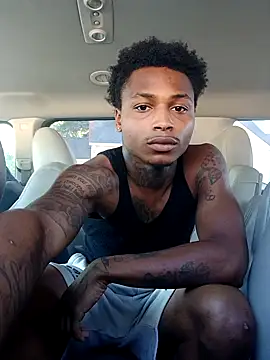 Snapshot of Dropdingo chatting on 10/15/25, 03:45 Dropdingo online show from 10/15/25, 03:45