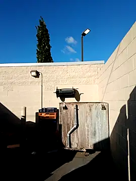 Snapshot of Dropdingo chatting on 10/19/25, 02:07 Dropdingo online show from 10/19/25, 02:07