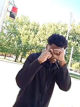 Snapshot of Dropdingo chatting on 10/22/25, 05:56 Dropdingo online show from 10/22/25, 05:56