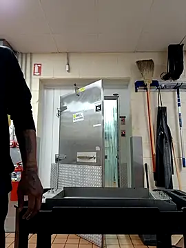 Snapshot of Dropdingo chatting on 11/08/25, 02:39 Dropdingo online show from 11/08/25, 02:39