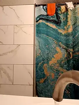 Snapshot of Dropdingo chatting on 11/20/25, 02:28 Dropdingo online show from 11/20/25, 02:28