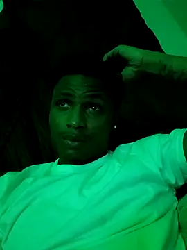 Snapshot of Dropdingo chatting on 11/25/25, 03:28 Dropdingo online show from 11/25/25, 03:28