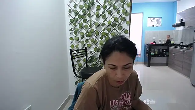 yohacriss online show from 12/20/25, 01:40