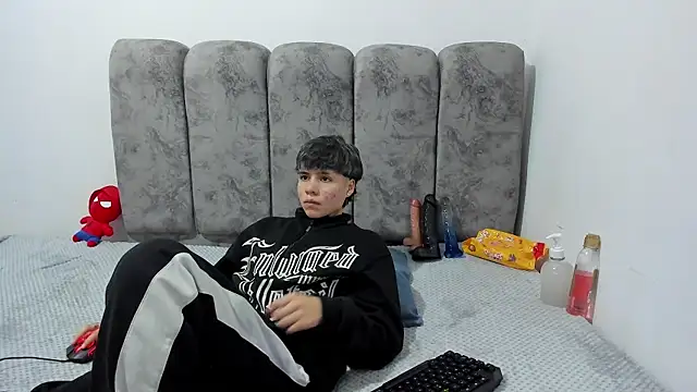 Bruno Cruzz online show from 04/23/26, 02:13