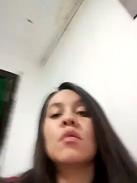 Snapshot of Sky_Junne chatting on 09/11/25, 04:01 Sky Junne online show from 09/11/25, 04:01