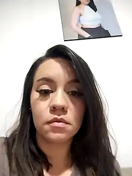 Snapshot of Sky_Junne chatting on 09/12/25, 04:12 Sky Junne online show from 09/12/25, 04:12